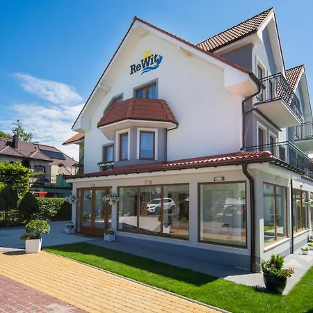 Rewit Dom Goscinny Z Podgrzewanym Basenem Rewal Exterior foto