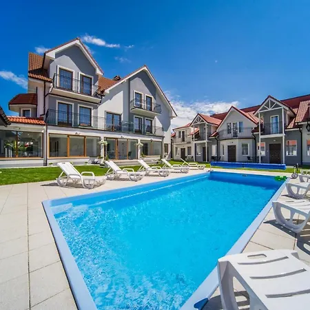 Rewit Dom Goscinny Z Podgrzewanym Basenem Rewal Exterior foto